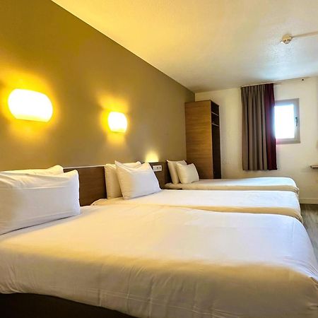 กีริยาด เลอ บูร์เกต์ ซองทร์ - ปาร์ค เด เซ็กโปซิชิยง Hotel เลอบูร์เช ภายนอก รูปภาพ