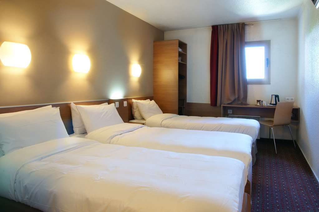 กีริยาด เลอ บูร์เกต์ ซองทร์ - ปาร์ค เด เซ็กโปซิชิยง Hotel เลอบูร์เช ภายนอก รูปภาพ